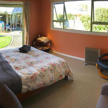 Cosy, Central Greytown Sleepout Exterior foto