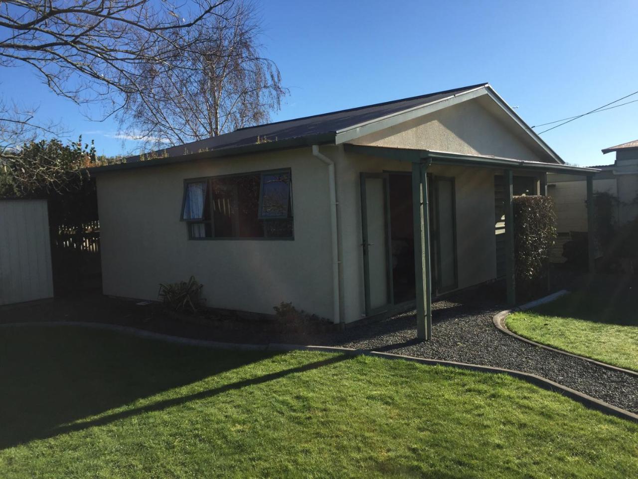 Cosy, Central Greytown Sleepout Exterior foto